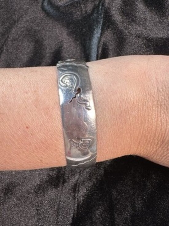 1996 Kathy Mitchell Signed Sterling Silver Cuff. Hand-forged Waves & Tendrils.